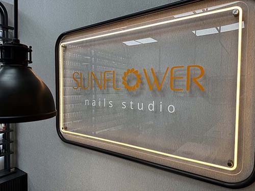 Sunflower - nehtové studio